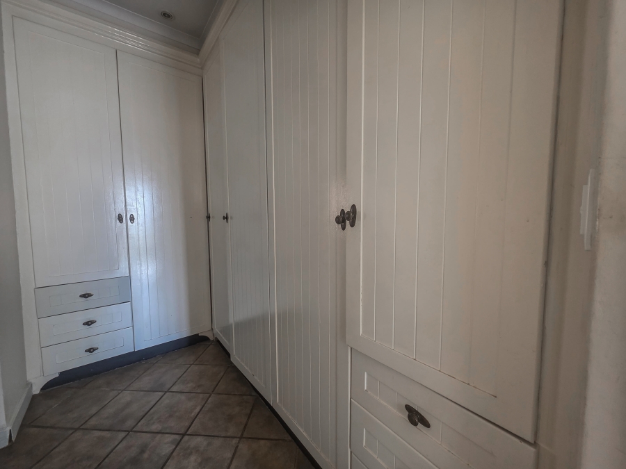 To Let 3 Bedroom Property for Rent in Meerhof North West
